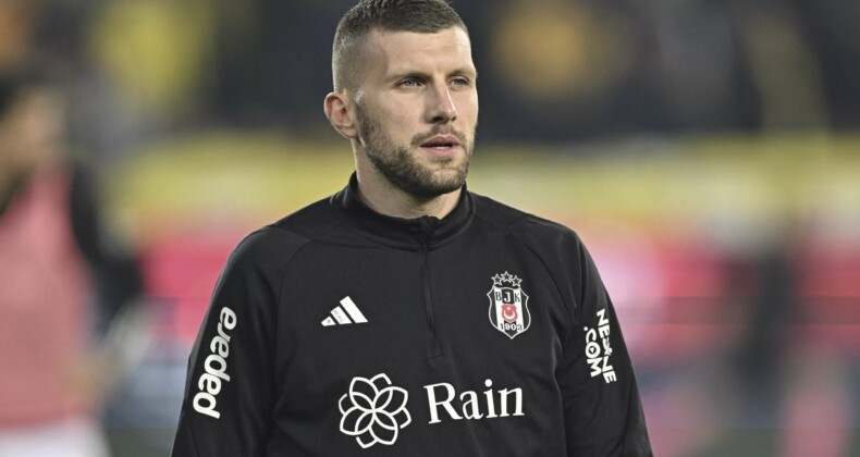 Samet Aybaba Ante Rebic ile görüştü